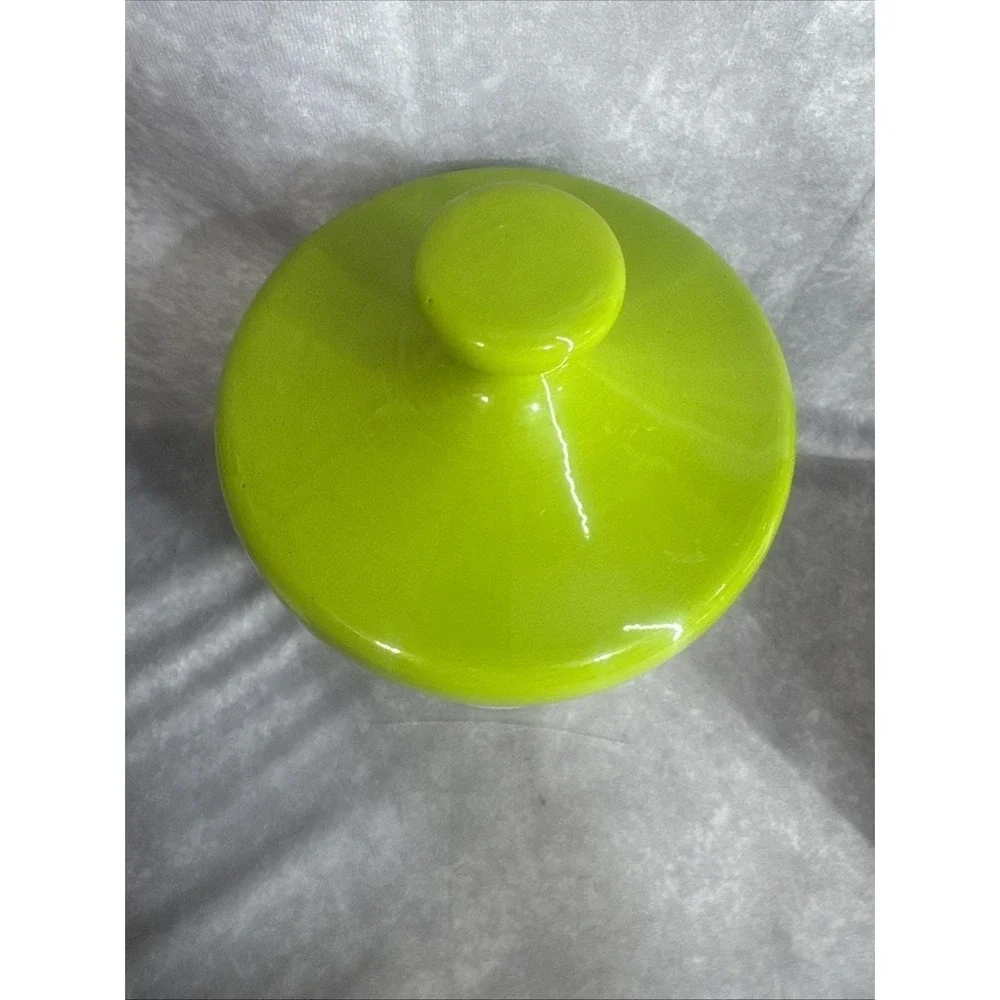 VINTAGE MCM HOLIDAY DESIGNS CERAMIC FLOUR CANISTER‎ GREEN MUSHROOM LID 13